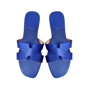 Female palm sandals